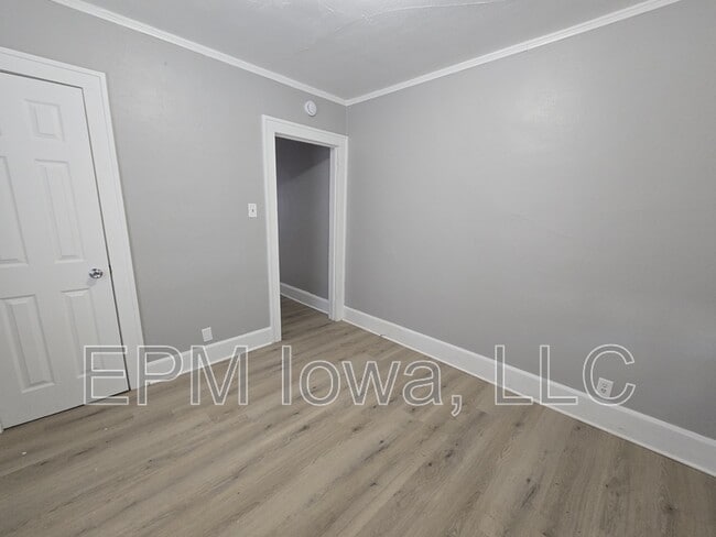 Building Photo - 330 Cutler St