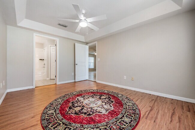 Building Photo - 6724 Summer Haven Dr