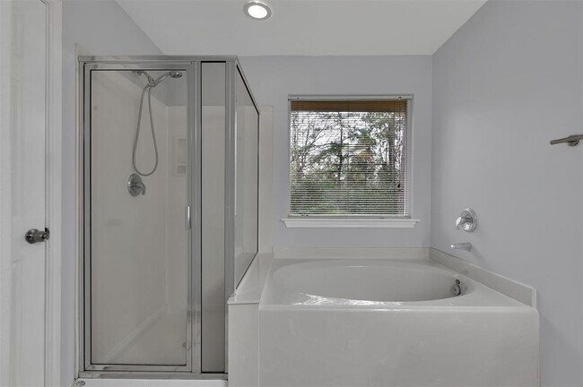 Building Photo - 3 Peach Ridge Pl