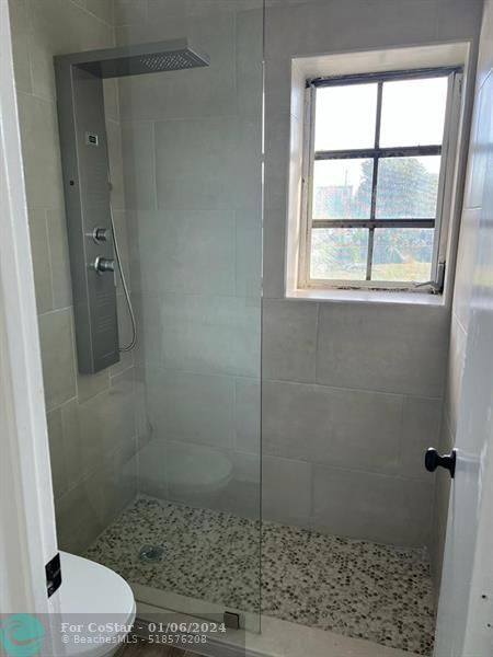 Building Photo - 2708 NE 14th Street Causeway