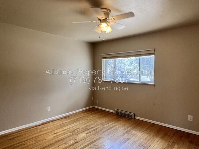 Building Photo - 1345 Pike Dr