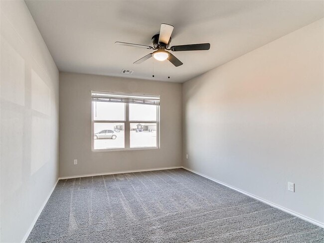 Building Photo - 2217 Stella Rd