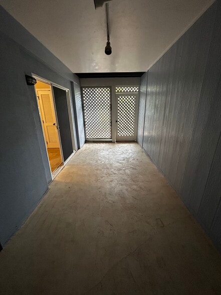 Building Photo - 5142 Lawai Rd