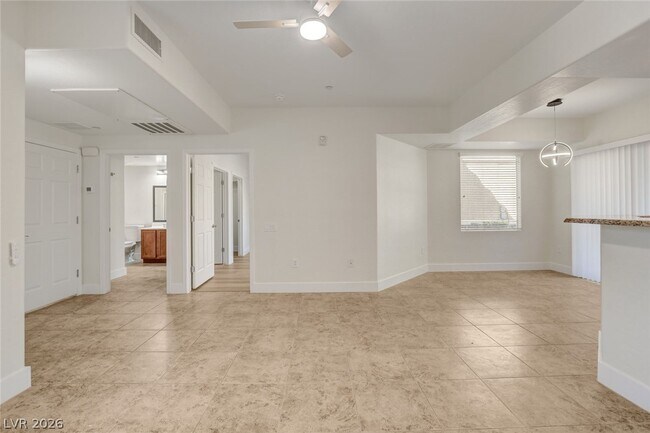Building Photo - 6868 Sky Pointe Dr