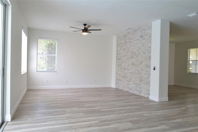 Building Photo - 5308 Cedarshake Ln