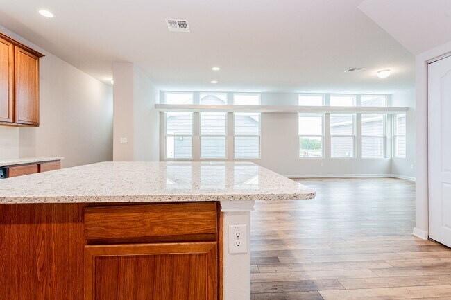 Building Photo - Bright & Airy 3 Bedroom, 2.5 Bathroom Home – Two Stories of Comfort