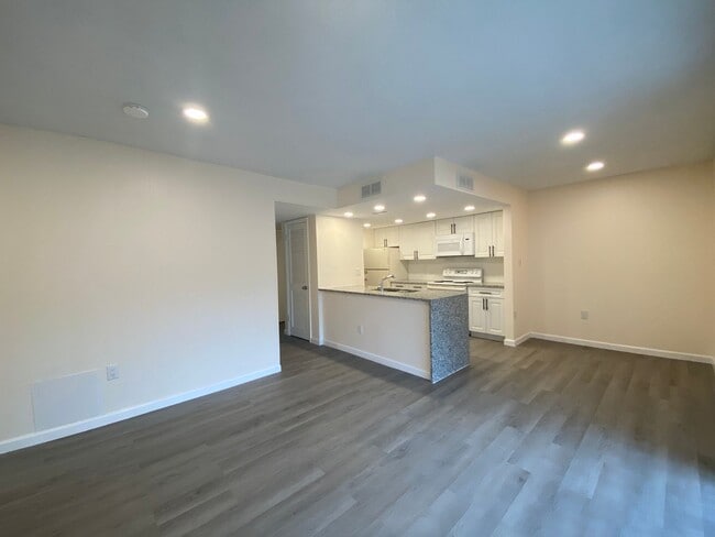 Building Photo - ** ONE MONTH FREE!!!!** NEWLY RENOVATED 2 ...