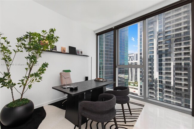 Building Photo - 300 Biscayne Blvd Way
