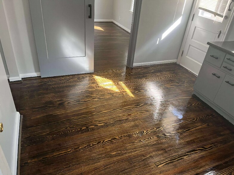 Building Photo - 6726 Betts Ave