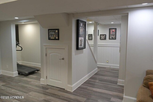 Building Photo - 1439 Oakwood Hollow Ln