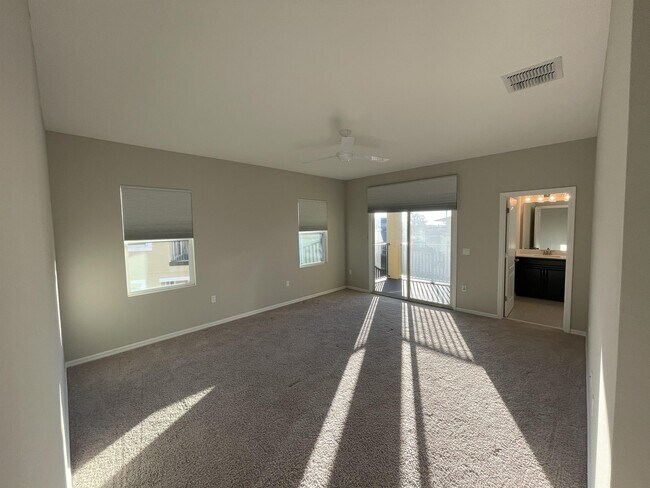 Building Photo - 13532 Fountainbleau Dr