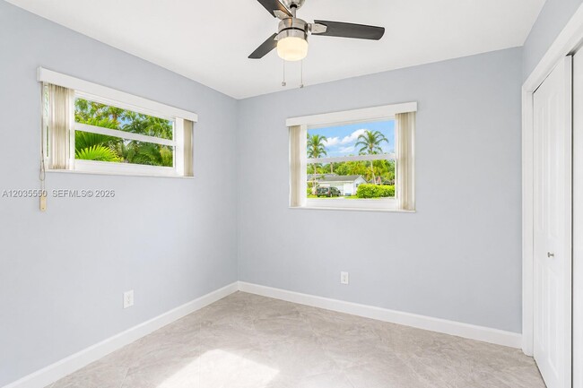 Building Photo - 6255 SW 62nd Ct