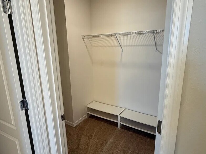 Building Photo - 1878 Cassidy Knoll Dr