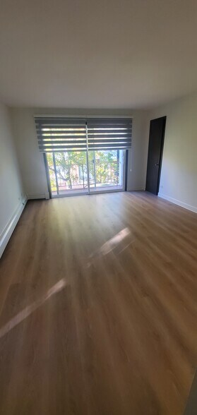 Building Photo - 15290 El Cameno Ter