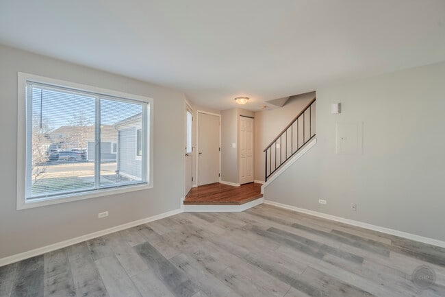 Building Photo - 2722 Wilshire Ct