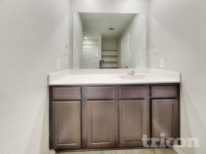 Building Photo - 125 Moonrise Dr