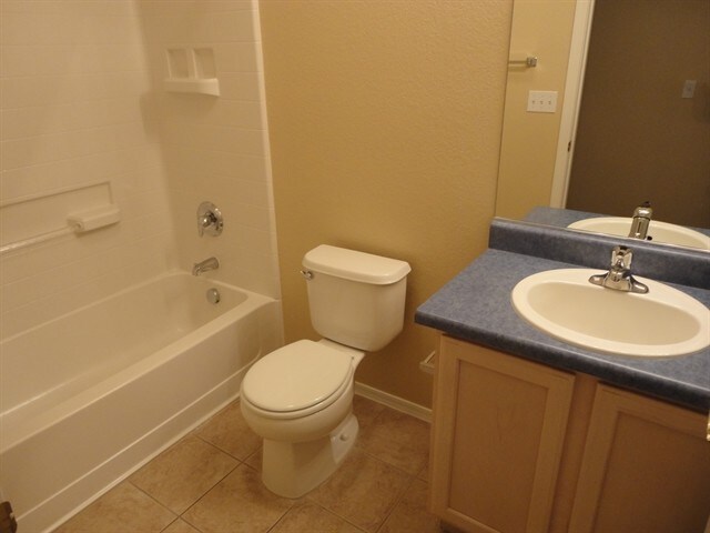 Building Photo - 2435 W Waterway Pl