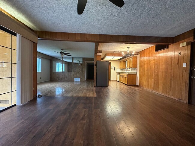 Building Photo - SW Visalia home available soon