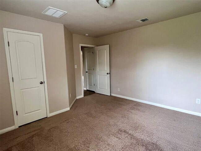 Building Photo - 929 Coulee Dr