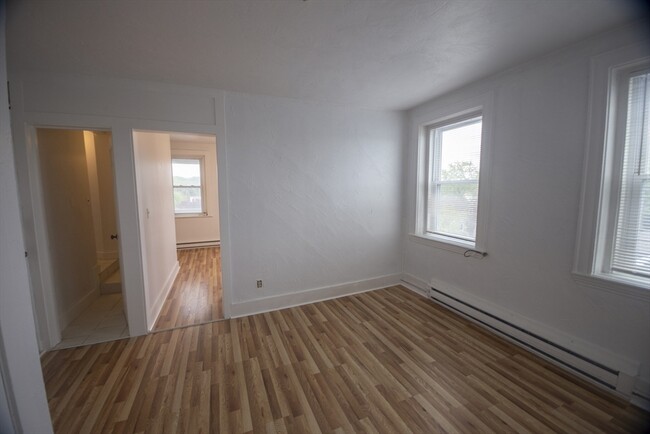 Building Photo - 1076 Washington St