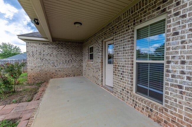 Building Photo - Available May 15!!! 3 bedroom, 2 bathroom home in Fairhope Rivermill Community