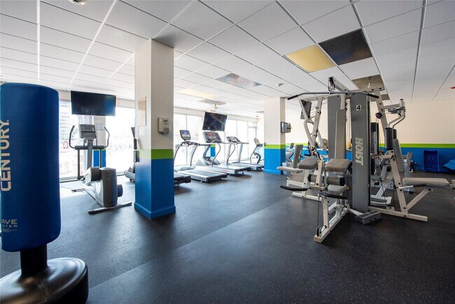 Building Photo - 405 N Ocean Blvd