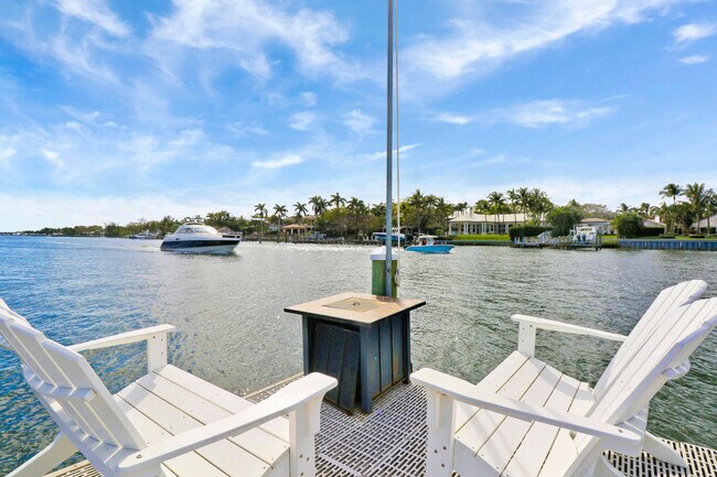 Building Photo - 515 Bay Colony Dr N