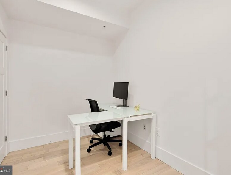 Building Photo - 1230 Fairmont St NW