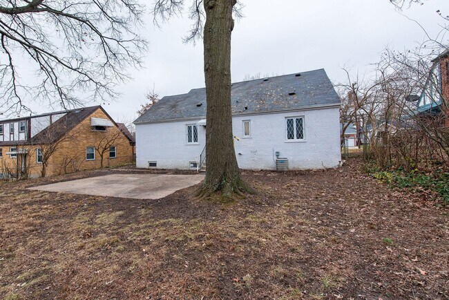 Building Photo - WESTWOOD - Freshly Updated & Move-In Ready! 4 bed 2.5 bath home