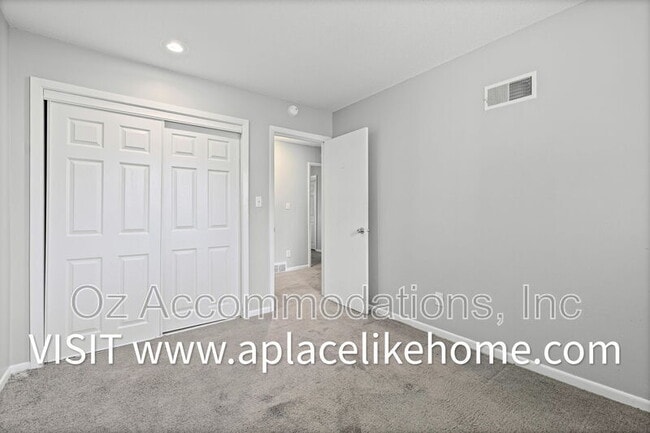 Building Photo - 9702 Shepherds Dr