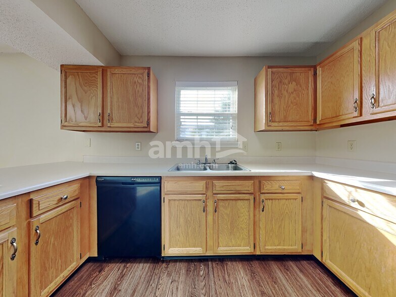 Building Photo - 15235 Follow Dr