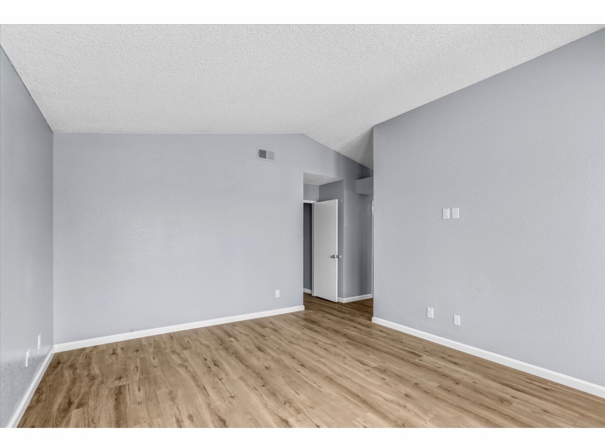 Building Photo - 625 Forester Ln