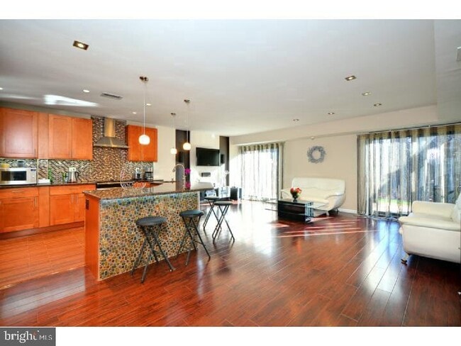 Building Photo - 1804 Worthington Dr