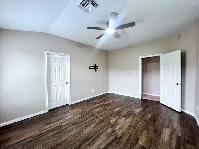 Building Photo - 11750 Pinemeade Ln