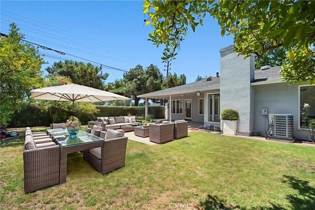 Building Photo - 5210 Ventura Canyon Ave