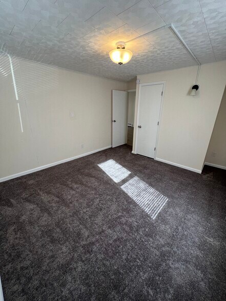 Building Photo - 211 Spring St