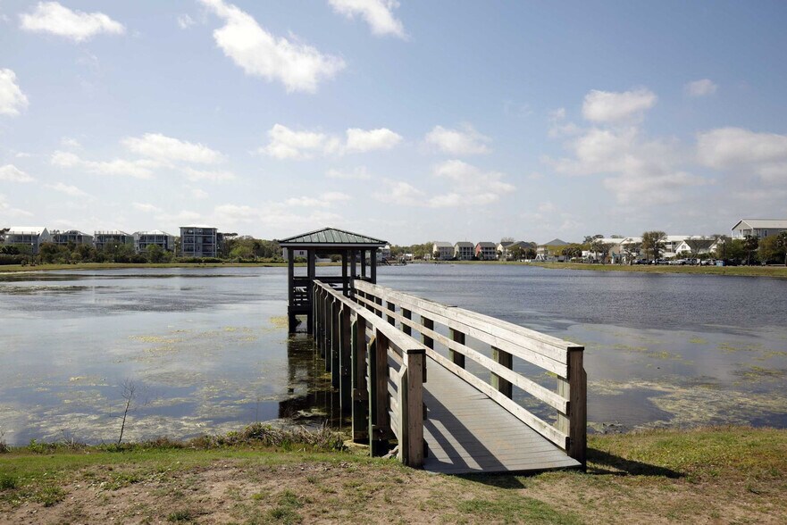 Building Photo - 606 Carolina Beach Ave S