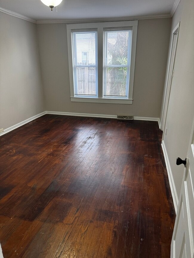 Building Photo - 512 S Zion St