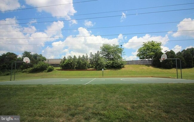 Building Photo - 13129 Englishwood Ln
