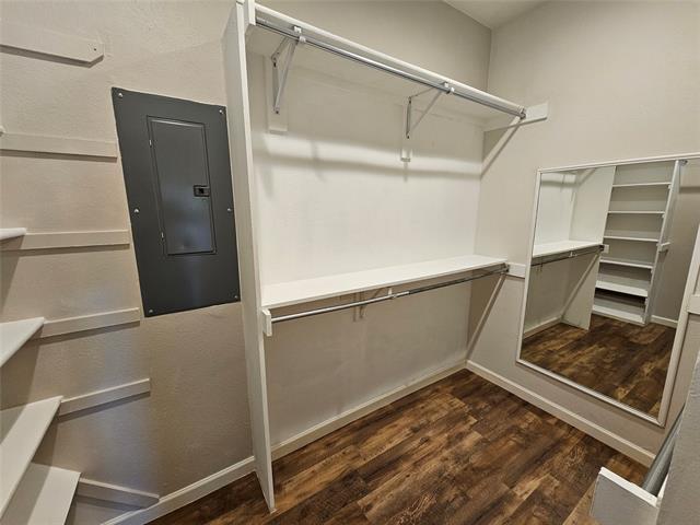 Building Photo - 8601 Park Ln