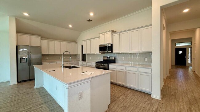 Building Photo - 13018 Hydeland Dr