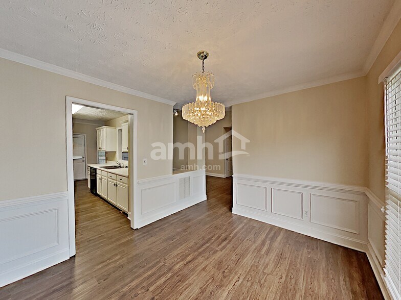 Building Photo - 4759 Julian Way