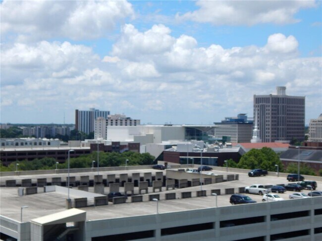 Building Photo - 322 E Central Blvd