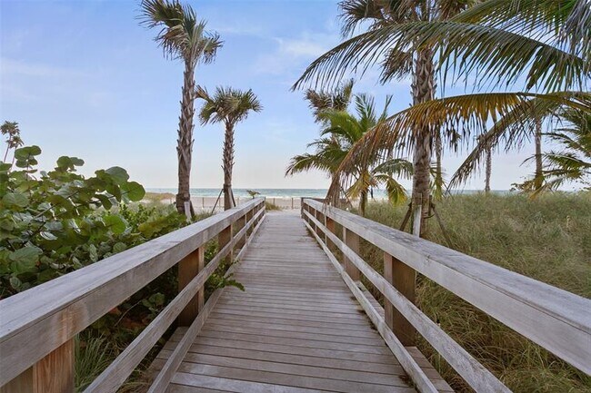 Building Photo - 730 N Ocean Blvd