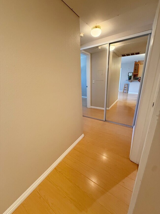 Building Photo - Beautiful 2 Bed/2 Bath Condo for Rent in Mission Verde!