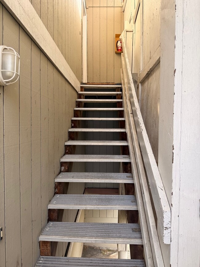 Building Photo - 10836 1st Ave SW