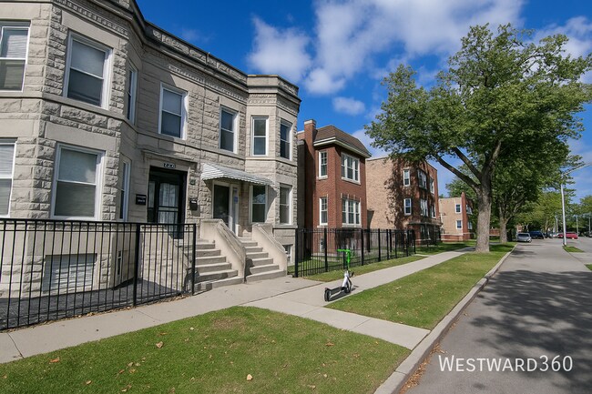 Building Photo - 6424 S Eberhart Ave