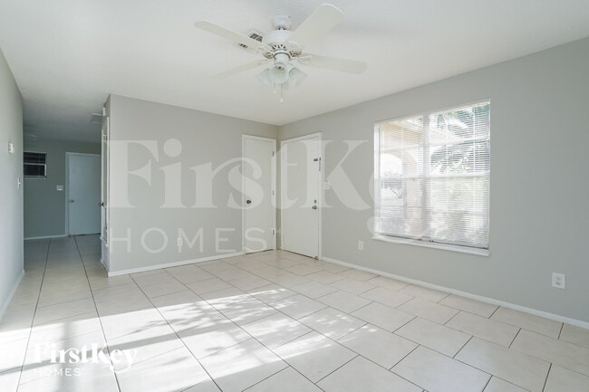 Building Photo - 1423 Caywood Cir S