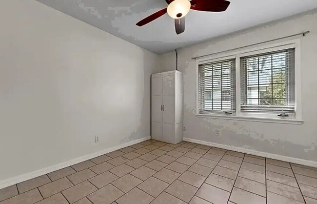 Building Photo - Gulfport 4 Bedroom