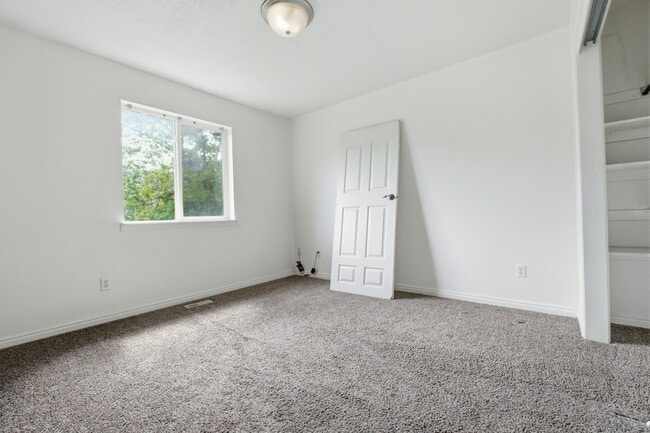 Building Photo - 154 N 800 E